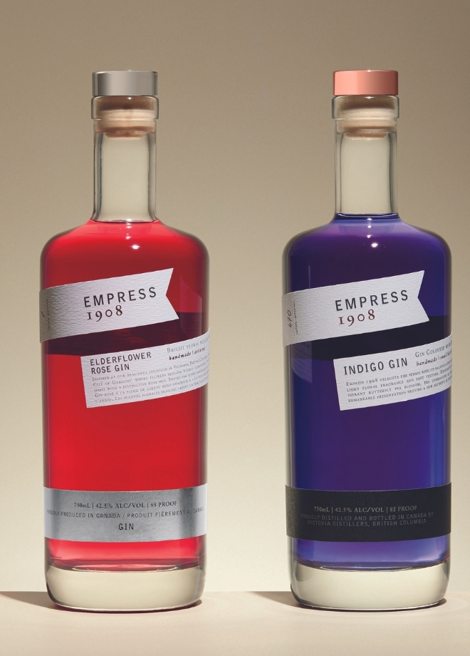 Empress 1908 Gin 70 cl. Bouteille de type spiritueux Standard Premium, corps cylindrique élancé, épaulement haut, base épaisse, bague Plate. Verre Extra-Blanc. Présentée en deux variantes : une contenant un gin rouge écarlate et l'autre un gin violet indigo.